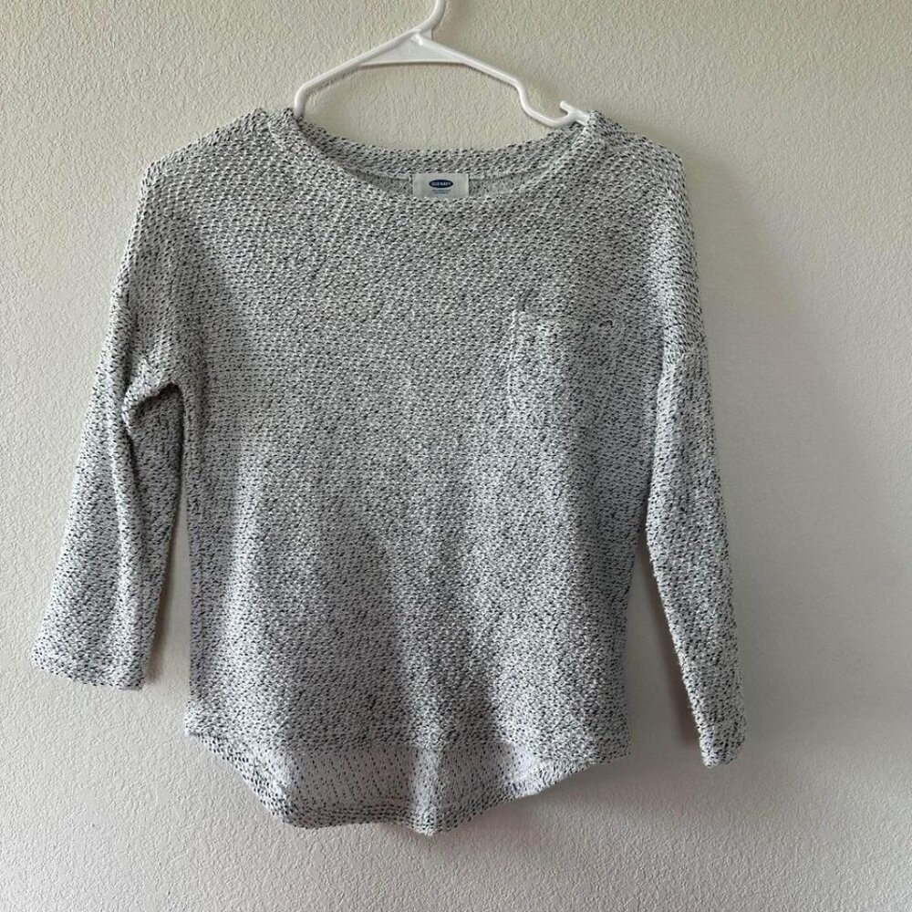 EUC Old Navy Black and White Boucle Pocket Sweater Girls sz L